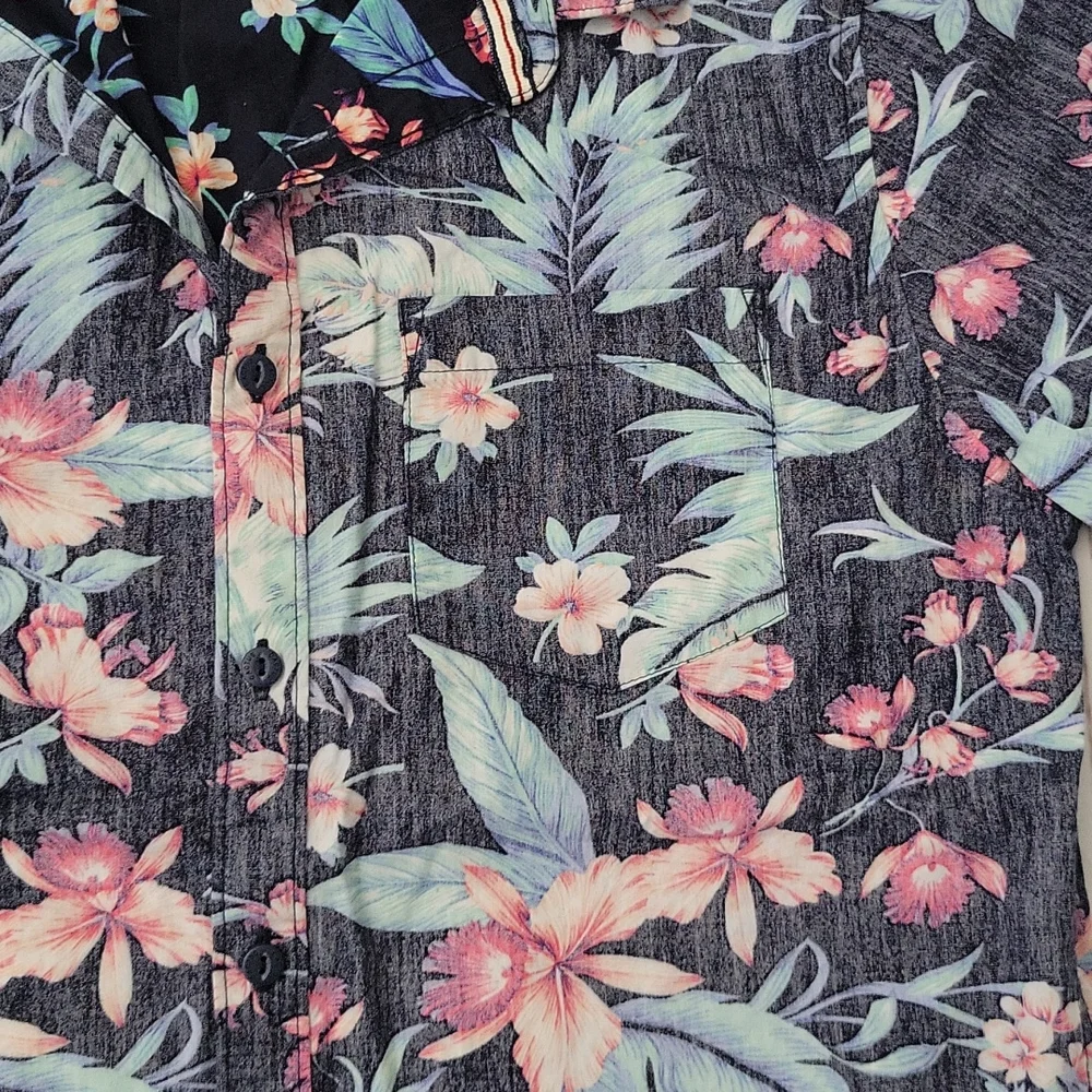 Cactus Floral Print Button Down - Picture 5 of 8
